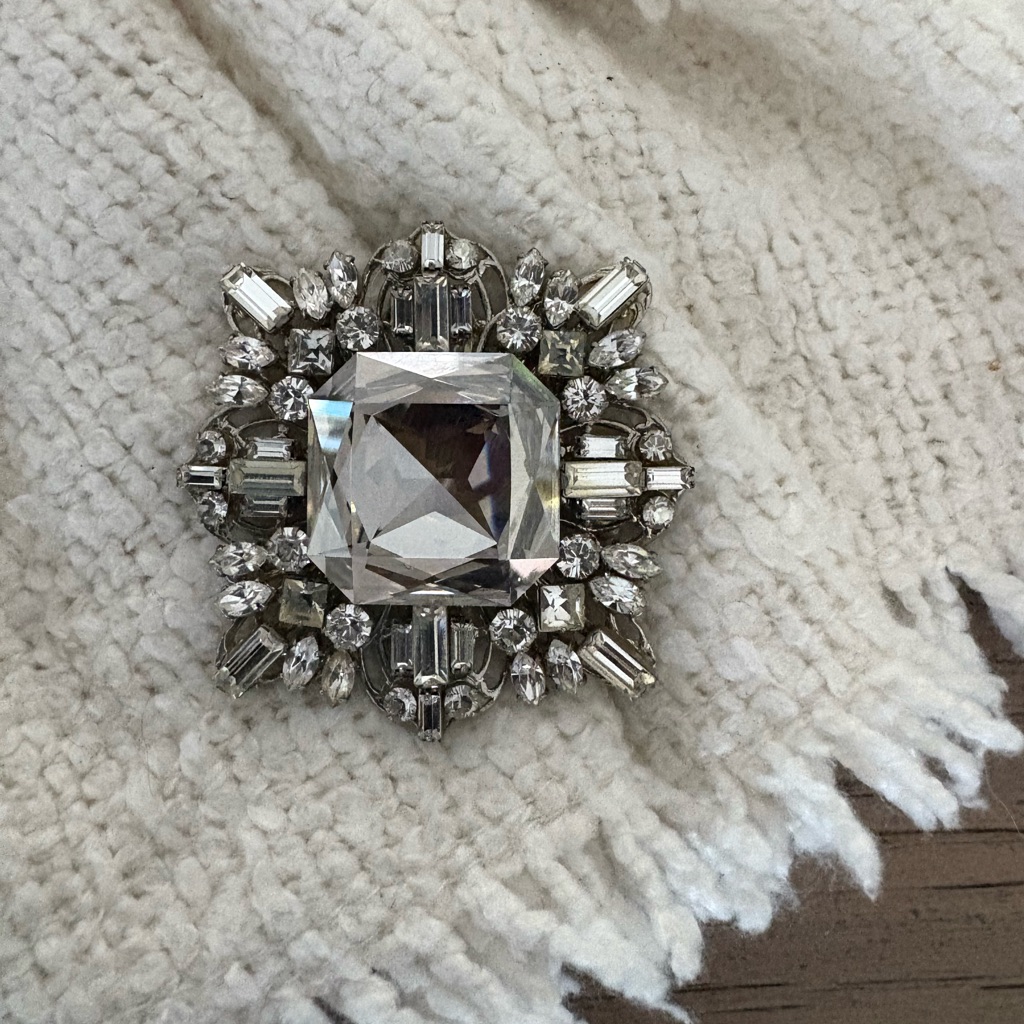 Nwt Stunning Swarovski Crystal Brooch